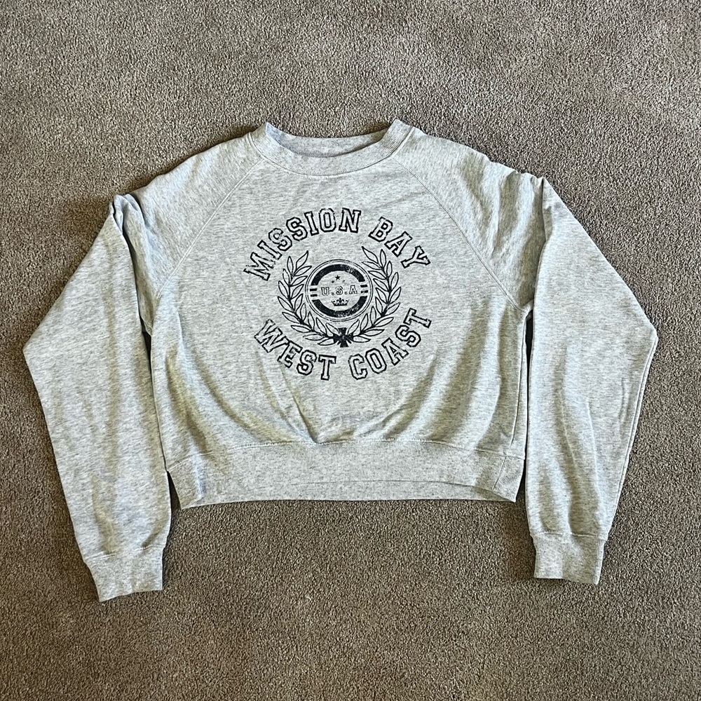 Mission bay, grey crewneck sweater🩶